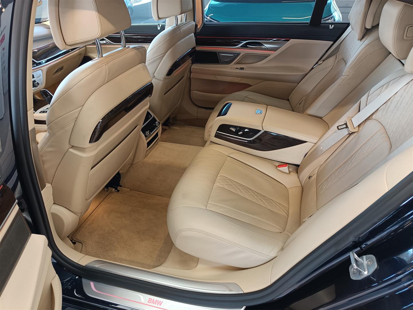 BMW 745 2019