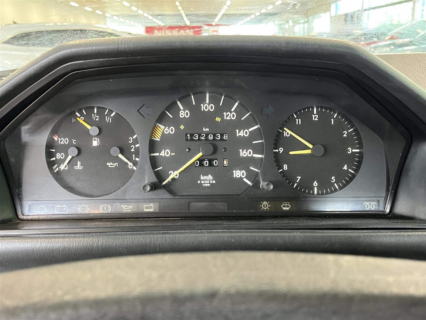 Mercedes-Benz 200 1985