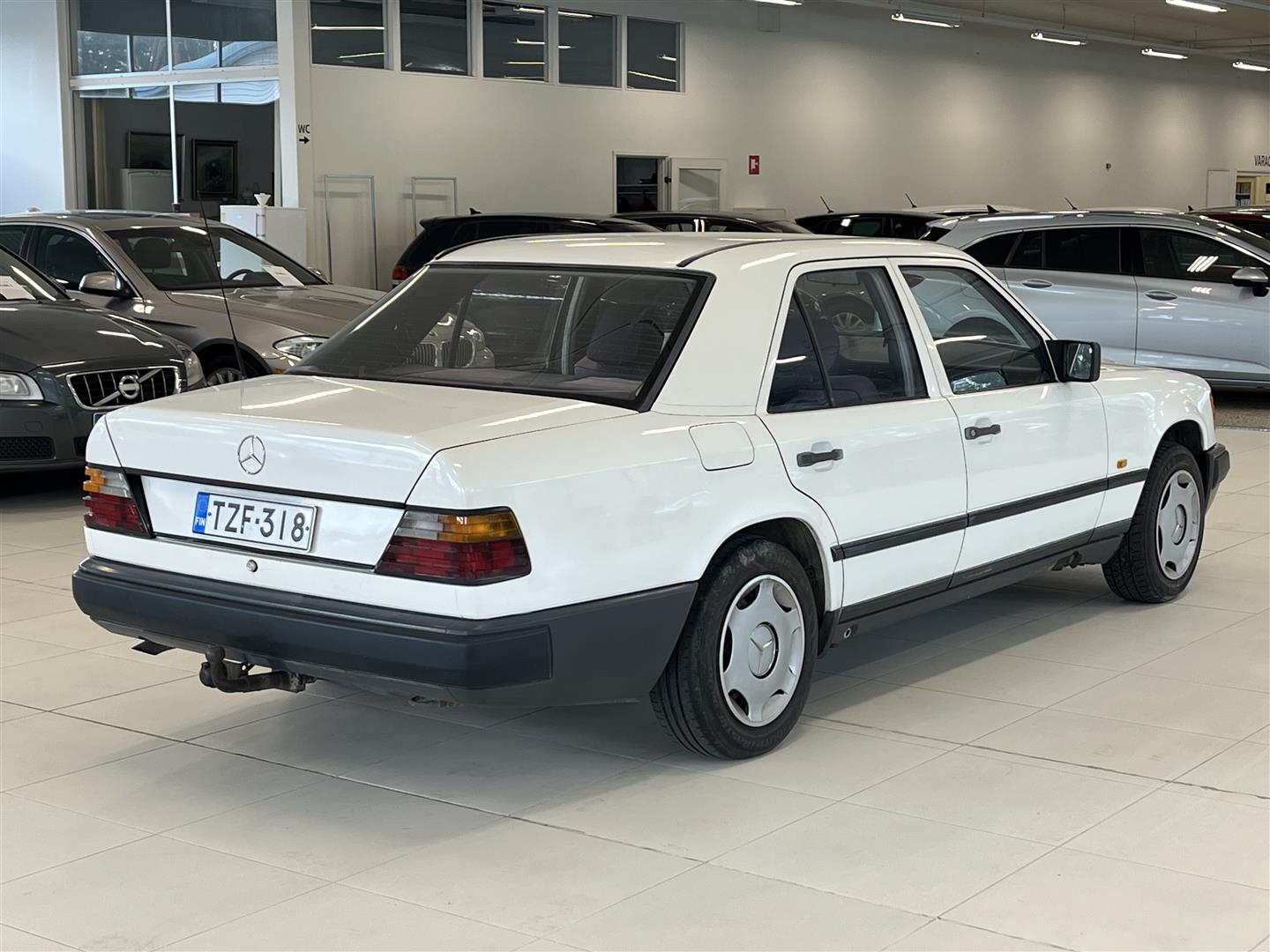 Mercedes-Benz 200 1985