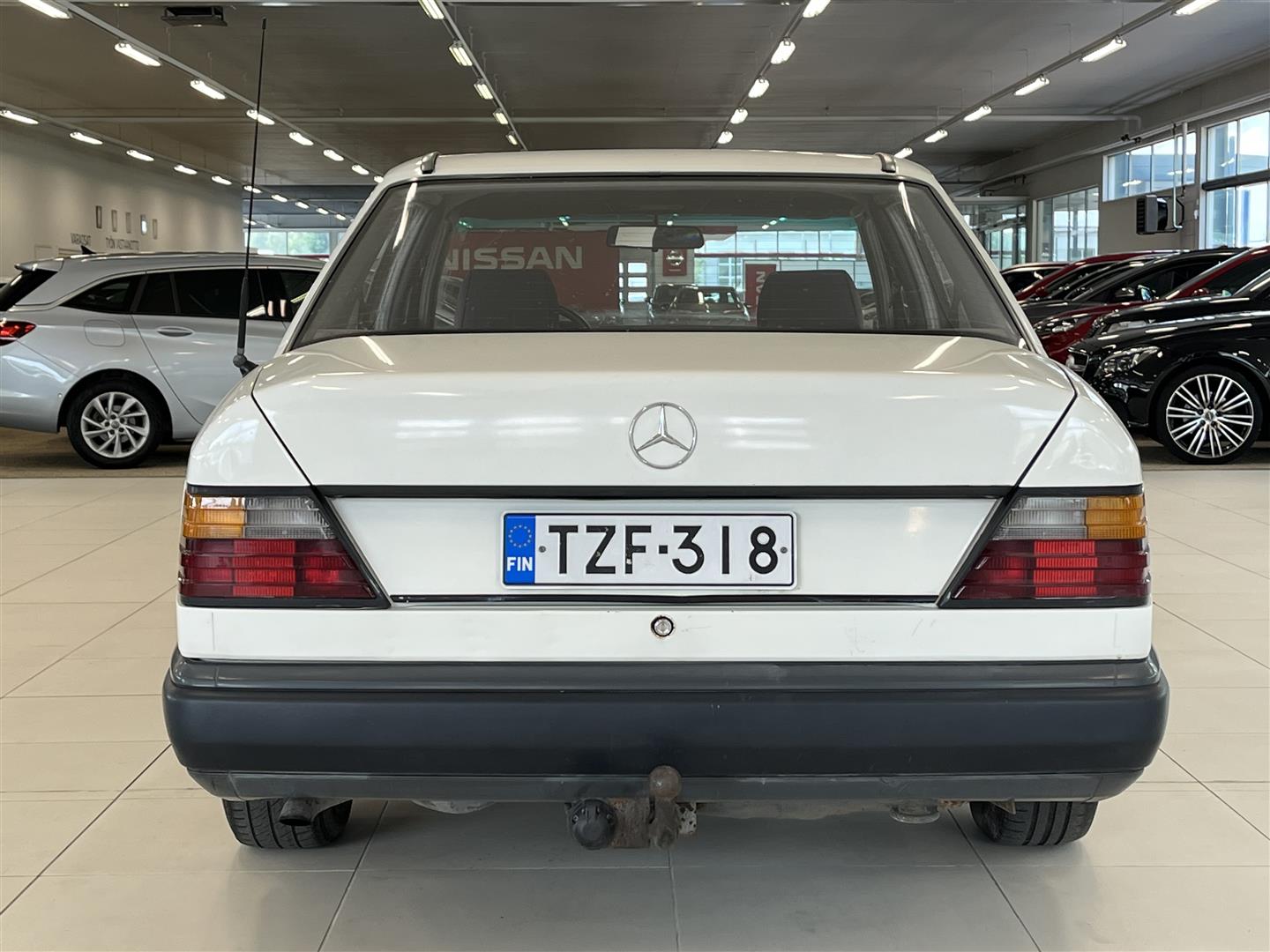 Mercedes-Benz 200 1985