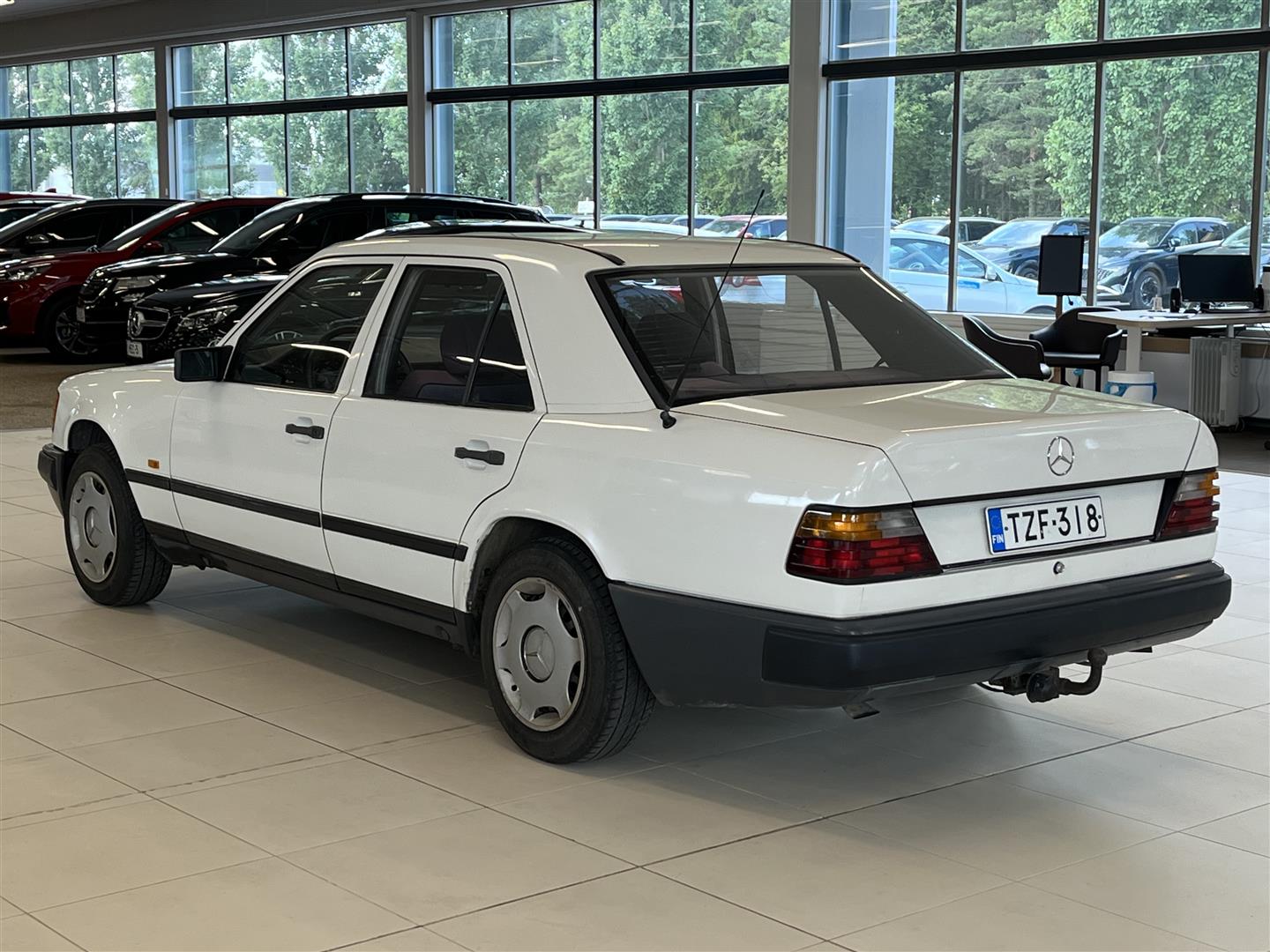 Mercedes-Benz 200 1985