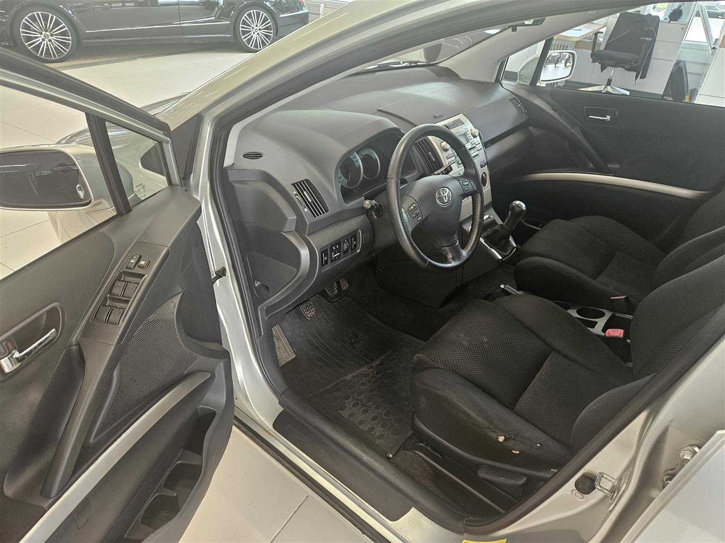 Toyota Corolla Verso 2005