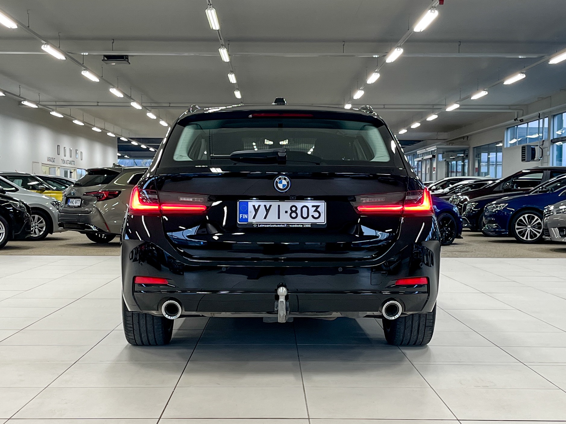 BMW 330 2025