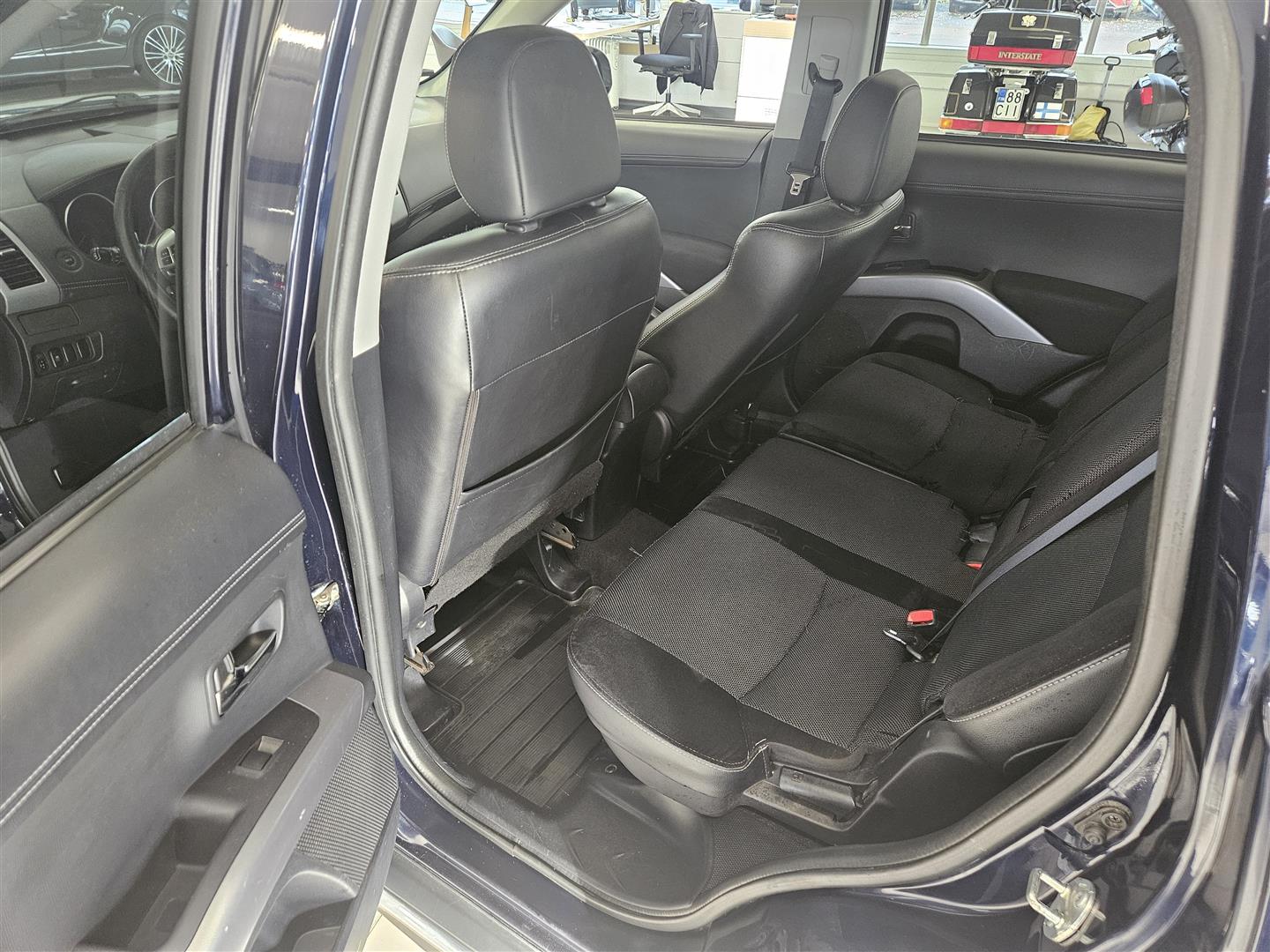 Mitsubishi Outlander 2011