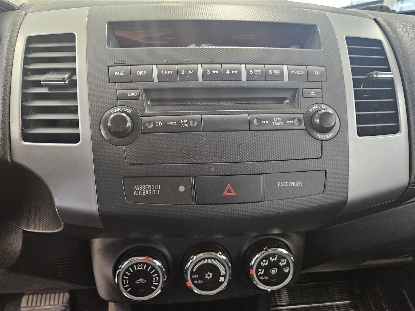 Mitsubishi Outlander 2011