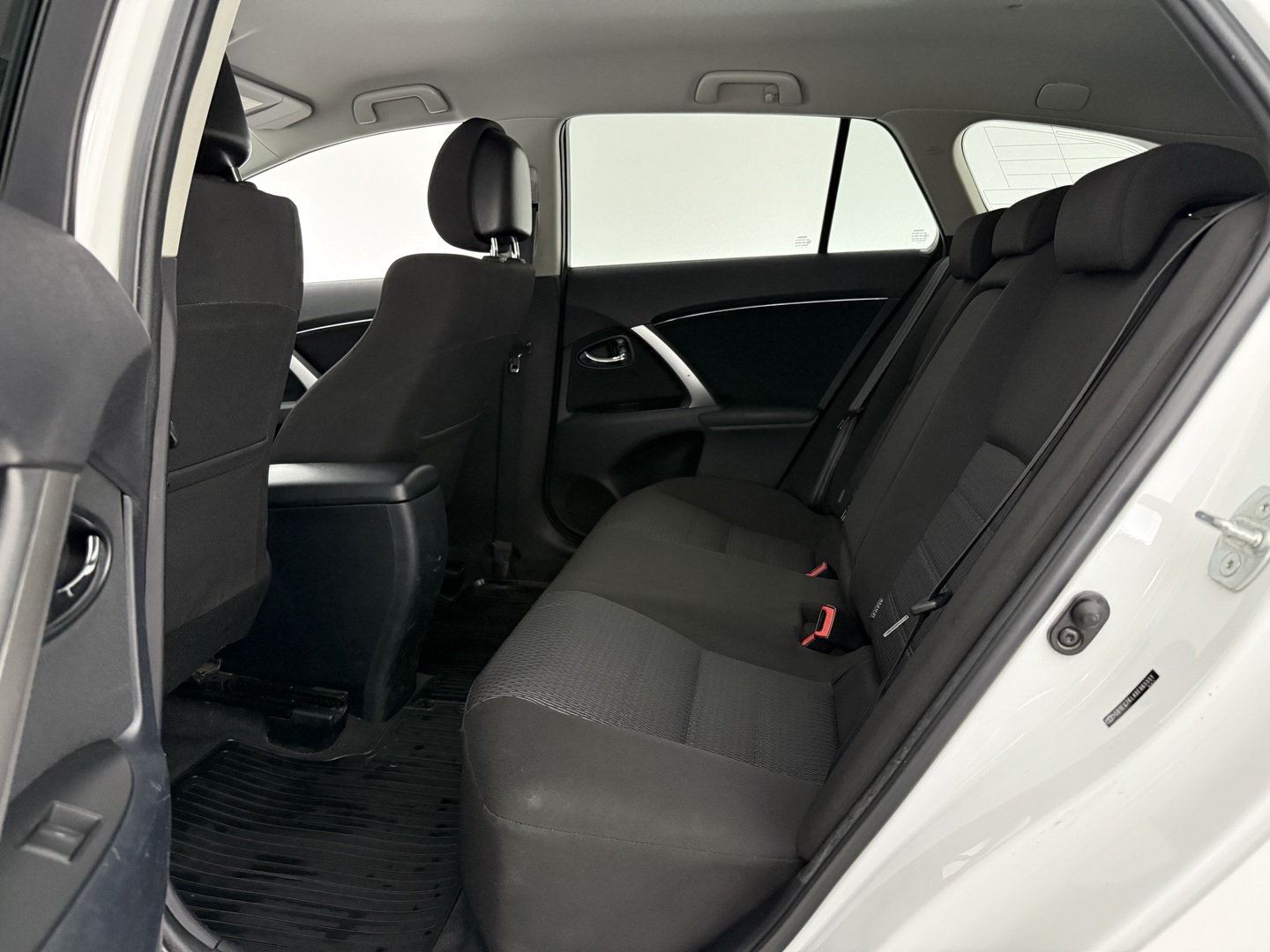 TOYOTA Avensis 2012
