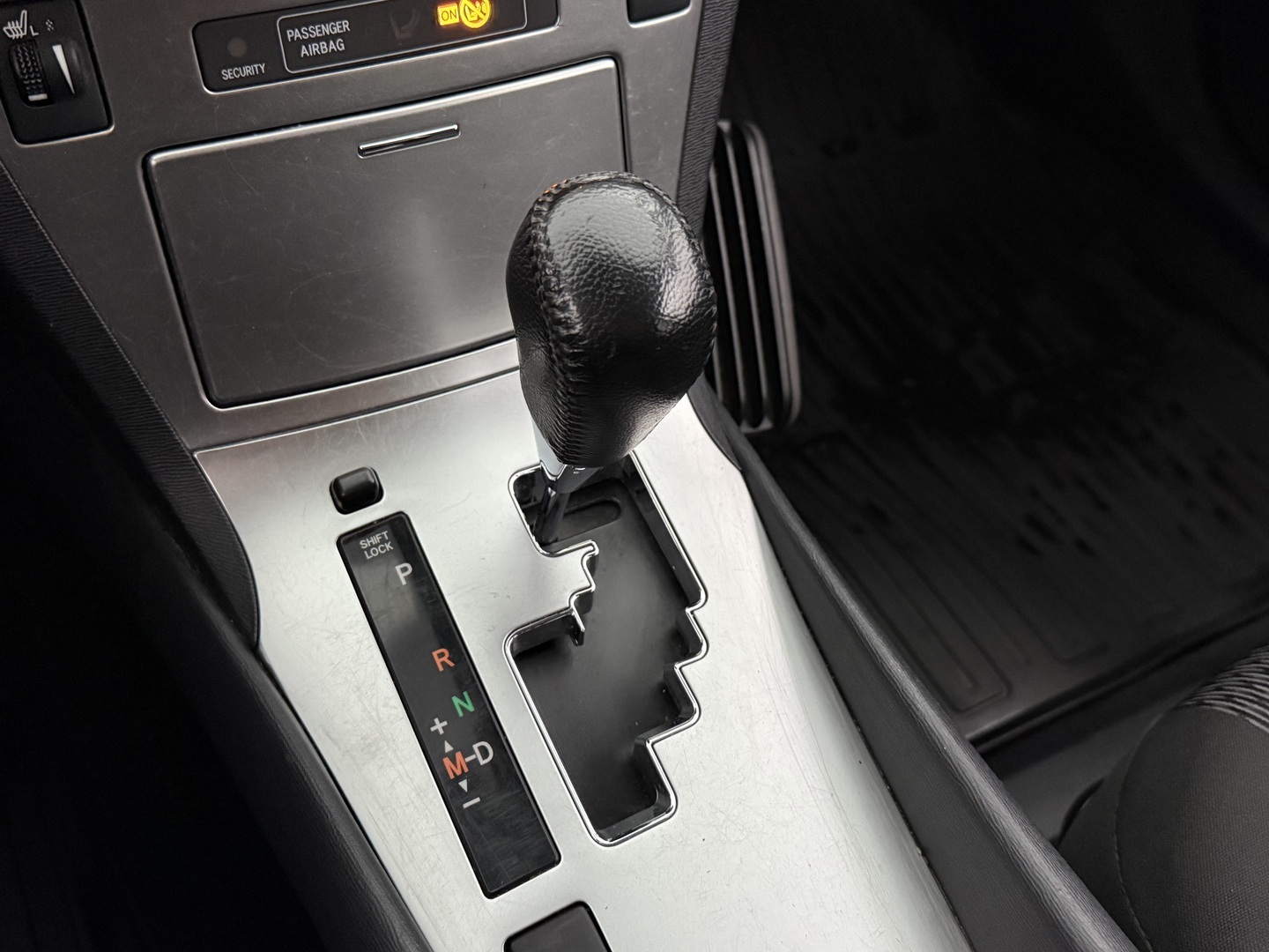 TOYOTA Avensis 2012