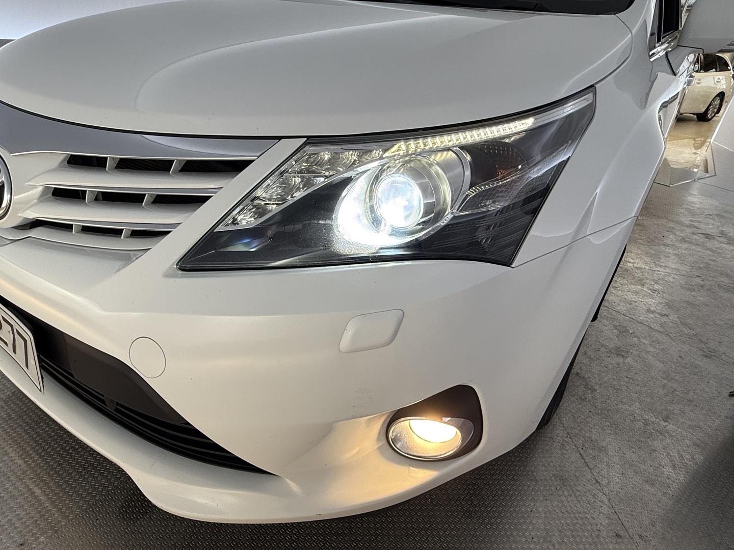 TOYOTA Avensis 2012