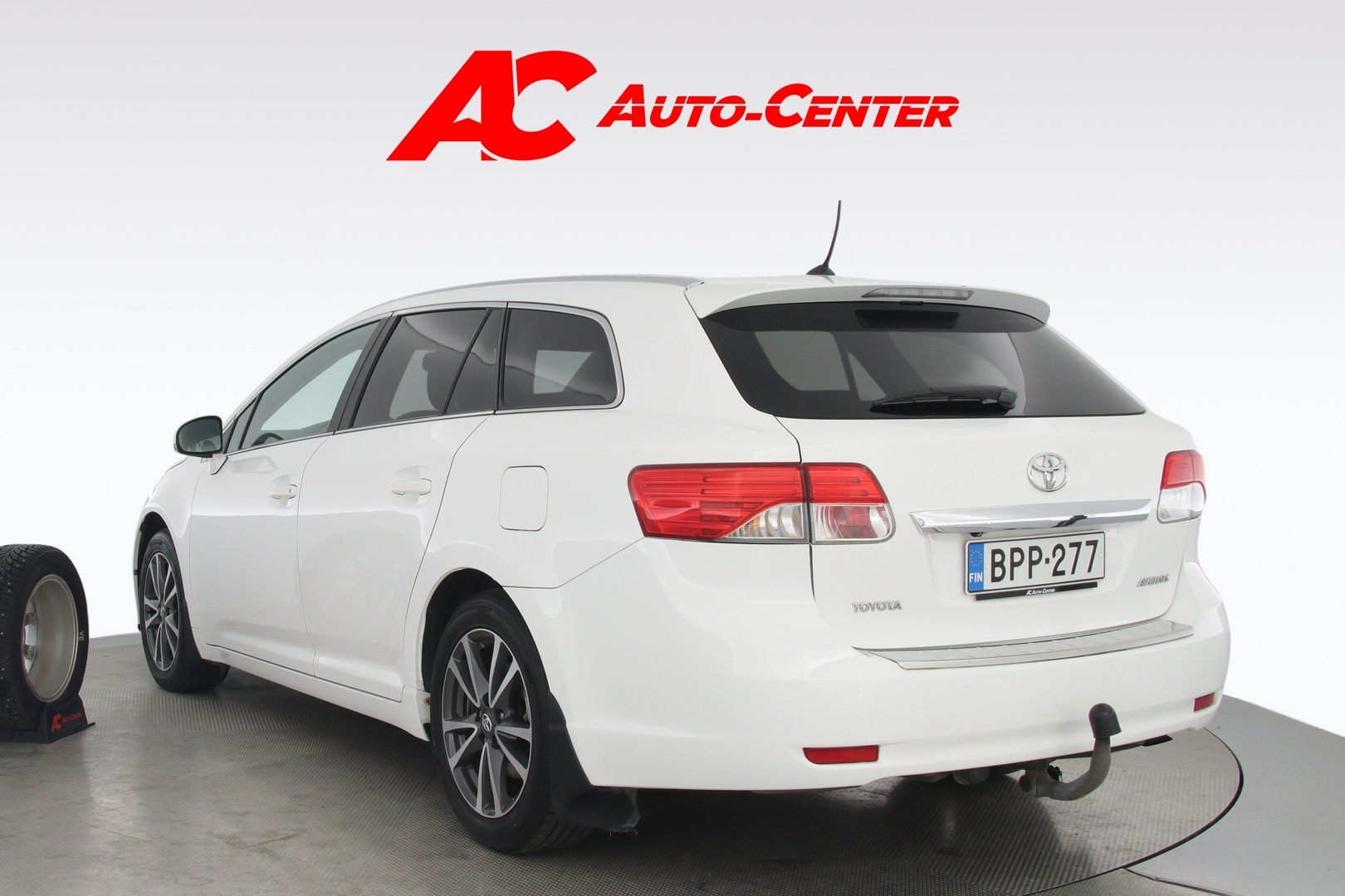 TOYOTA Avensis 2012