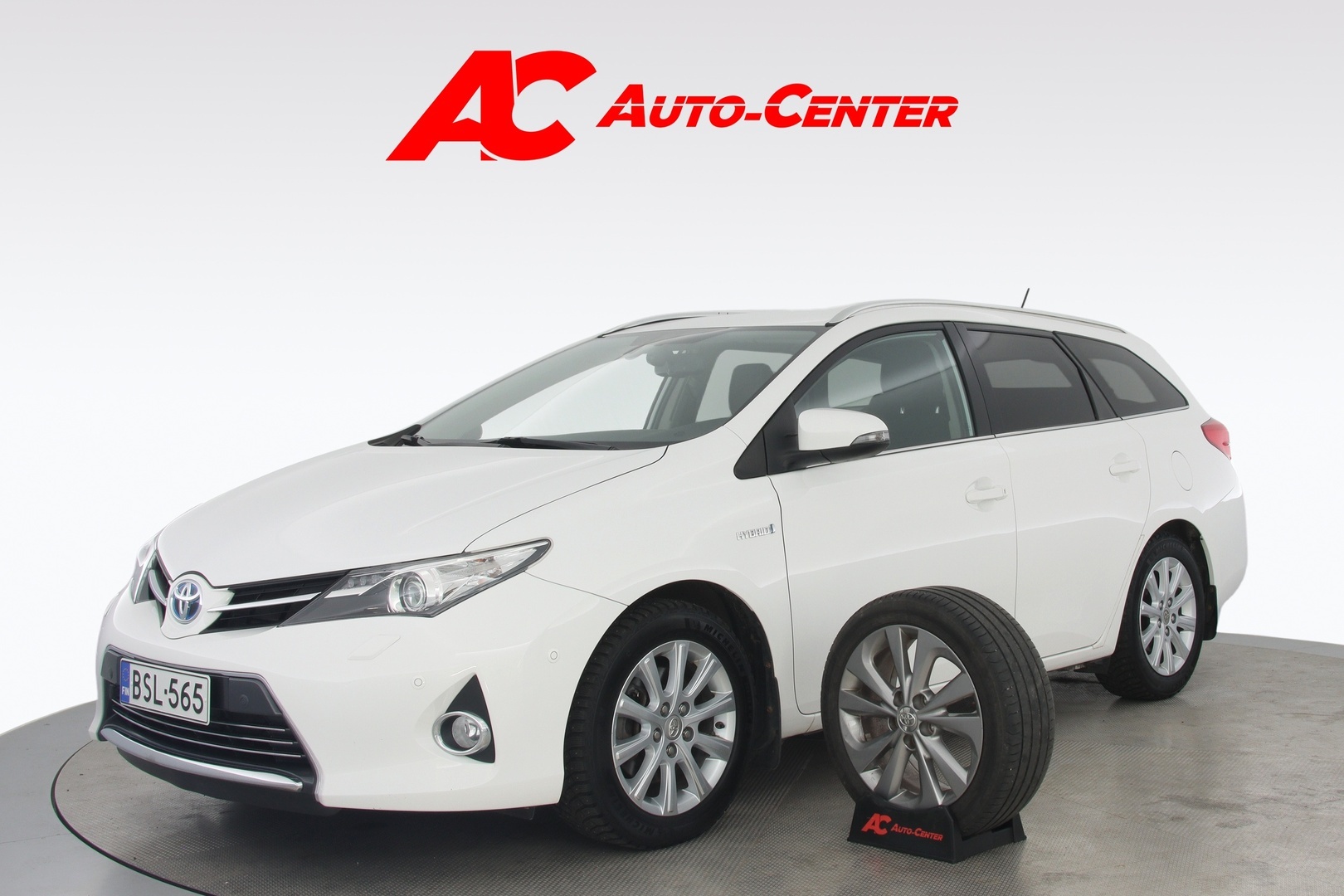 TOYOTA Auris 2015