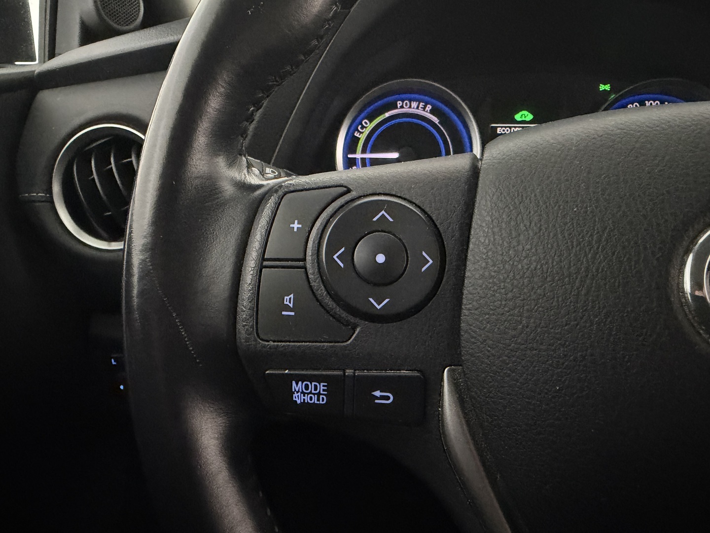 TOYOTA Auris 2015
