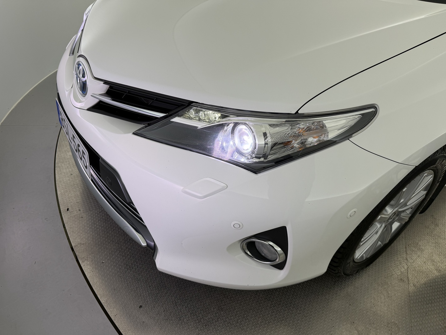 TOYOTA Auris 2015