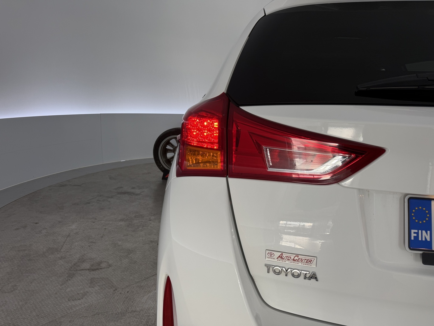 TOYOTA Auris 2015