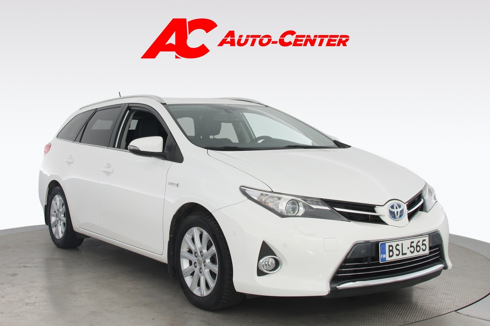 TOYOTA Auris 2015