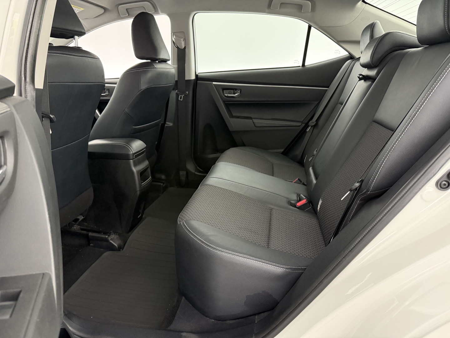 TOYOTA Corolla 2015