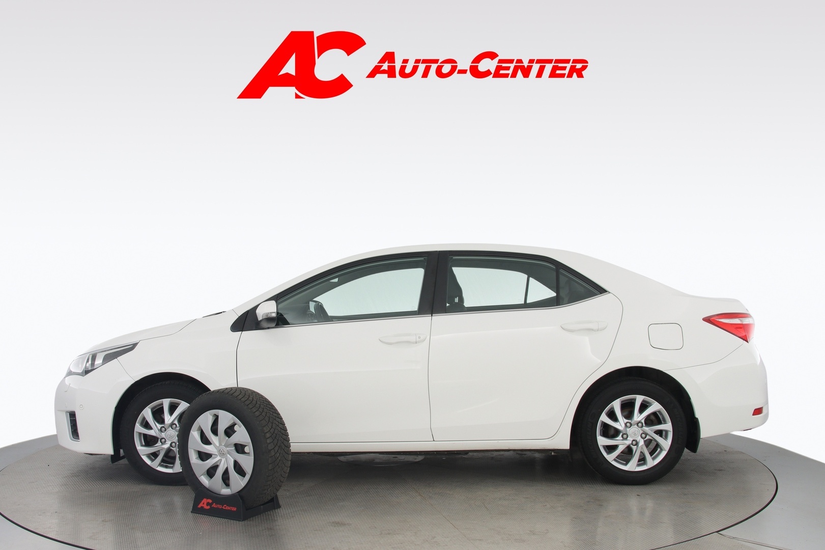 TOYOTA Corolla 2015