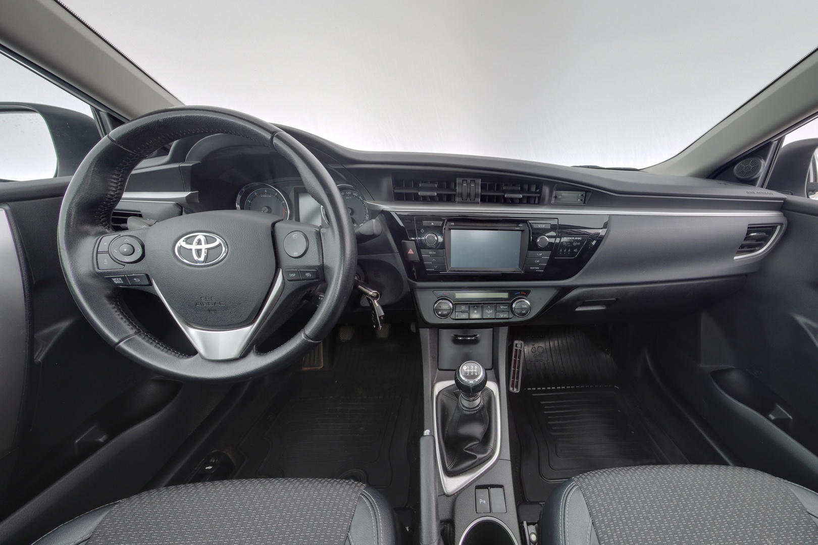 TOYOTA Corolla 2015