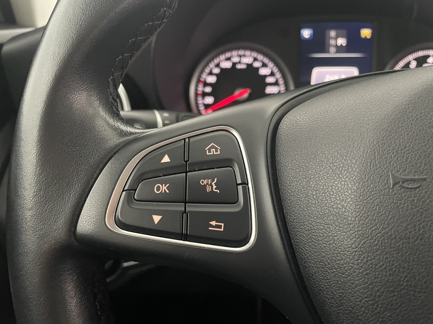 MERCEDES-BENZ C 2016