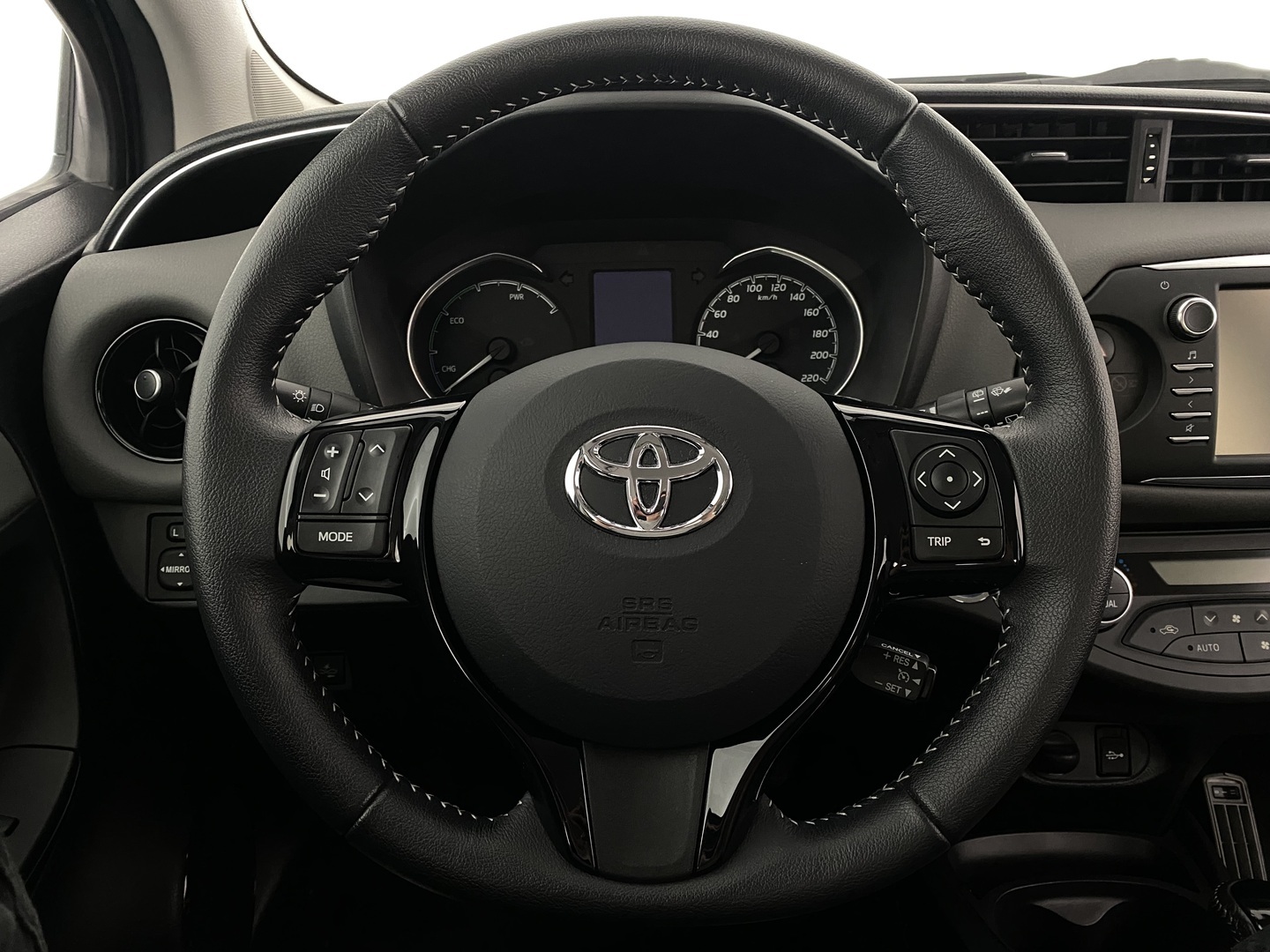 TOYOTA Yaris 2018