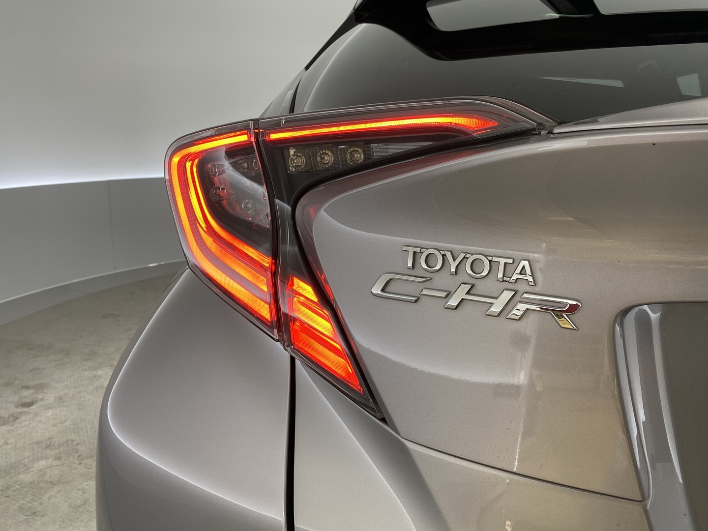 TOYOTA C-HR 2019