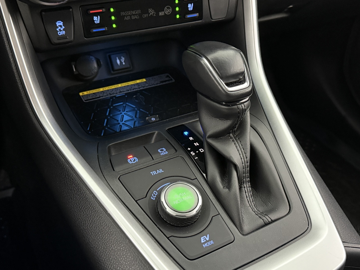 TOYOTA RAV4 2019