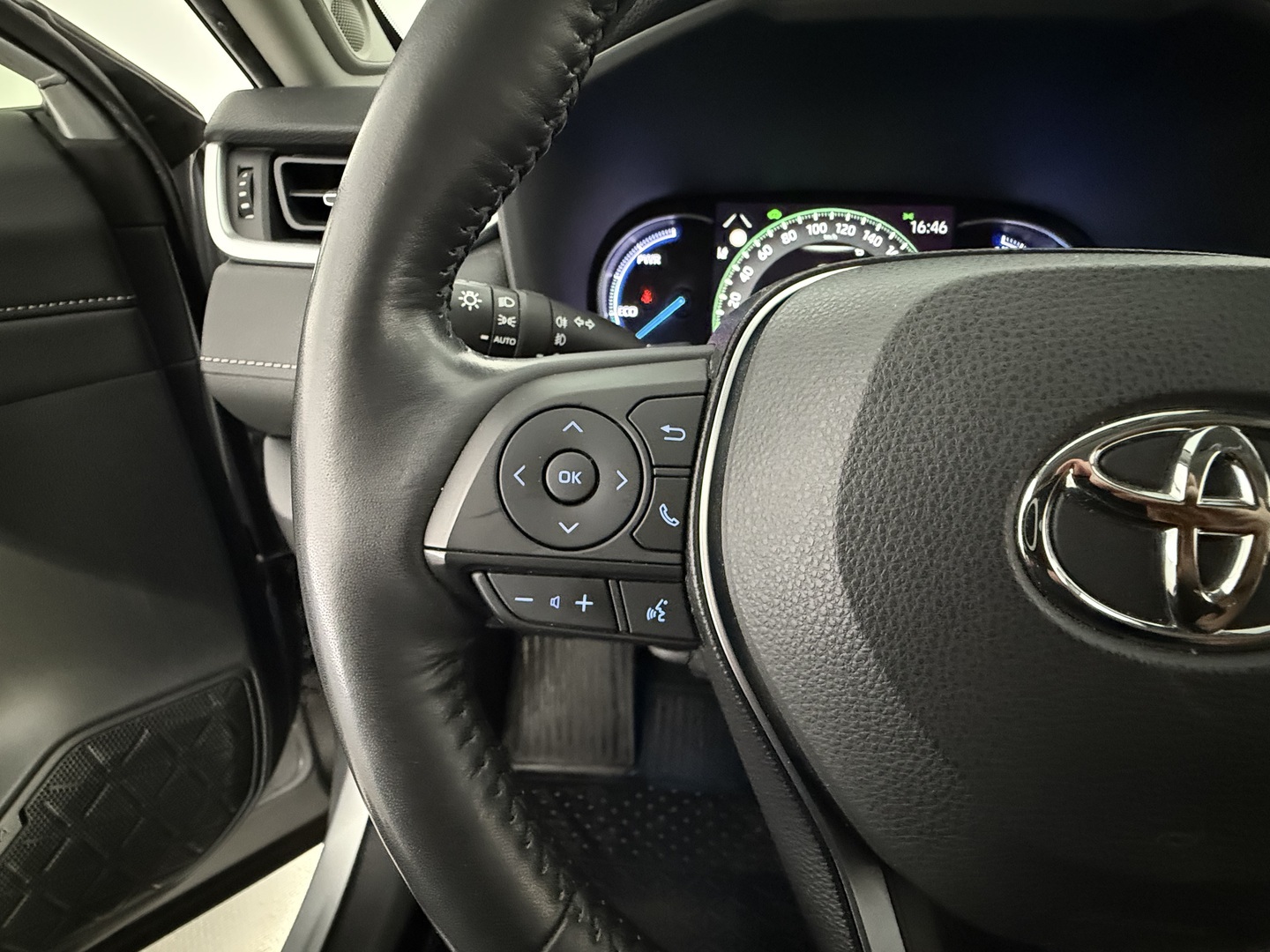 TOYOTA RAV4 2019