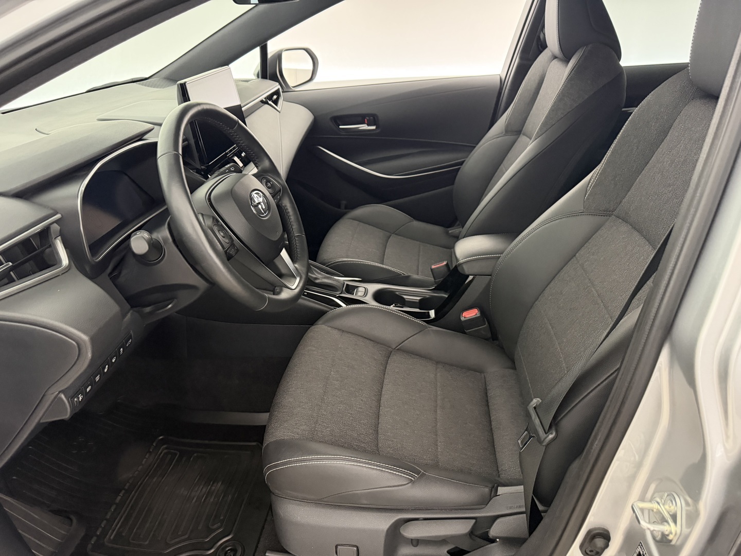 TOYOTA Corolla 2024