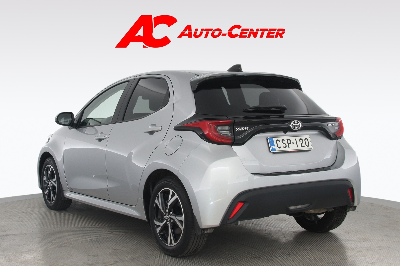 TOYOTA Yaris 2025