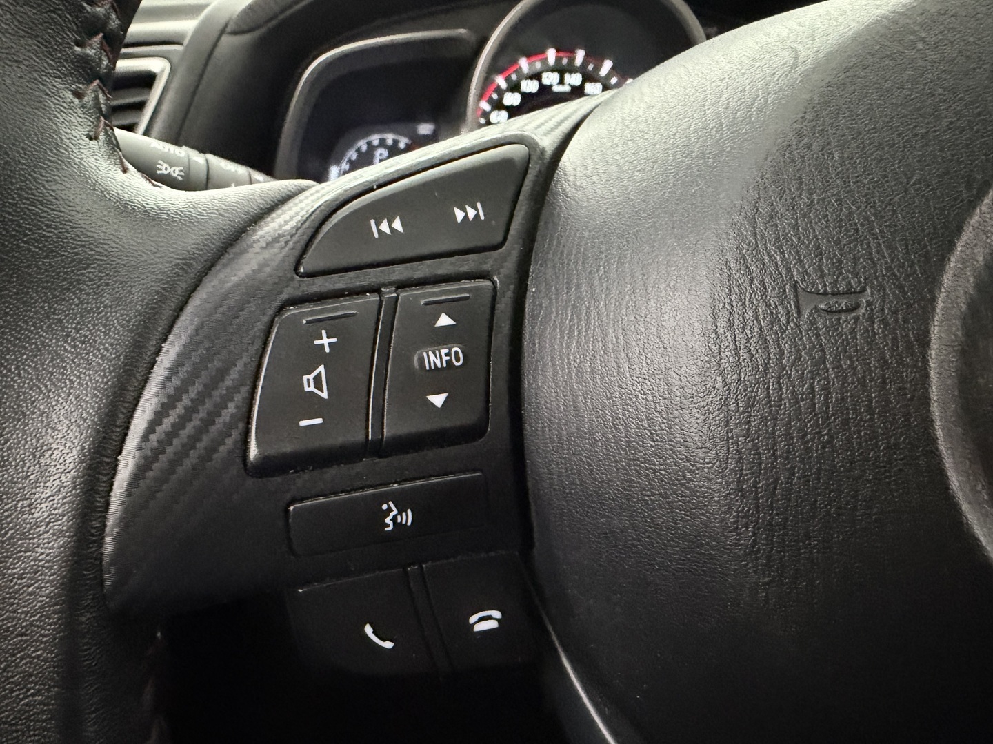 MAZDA Mazda3 2015