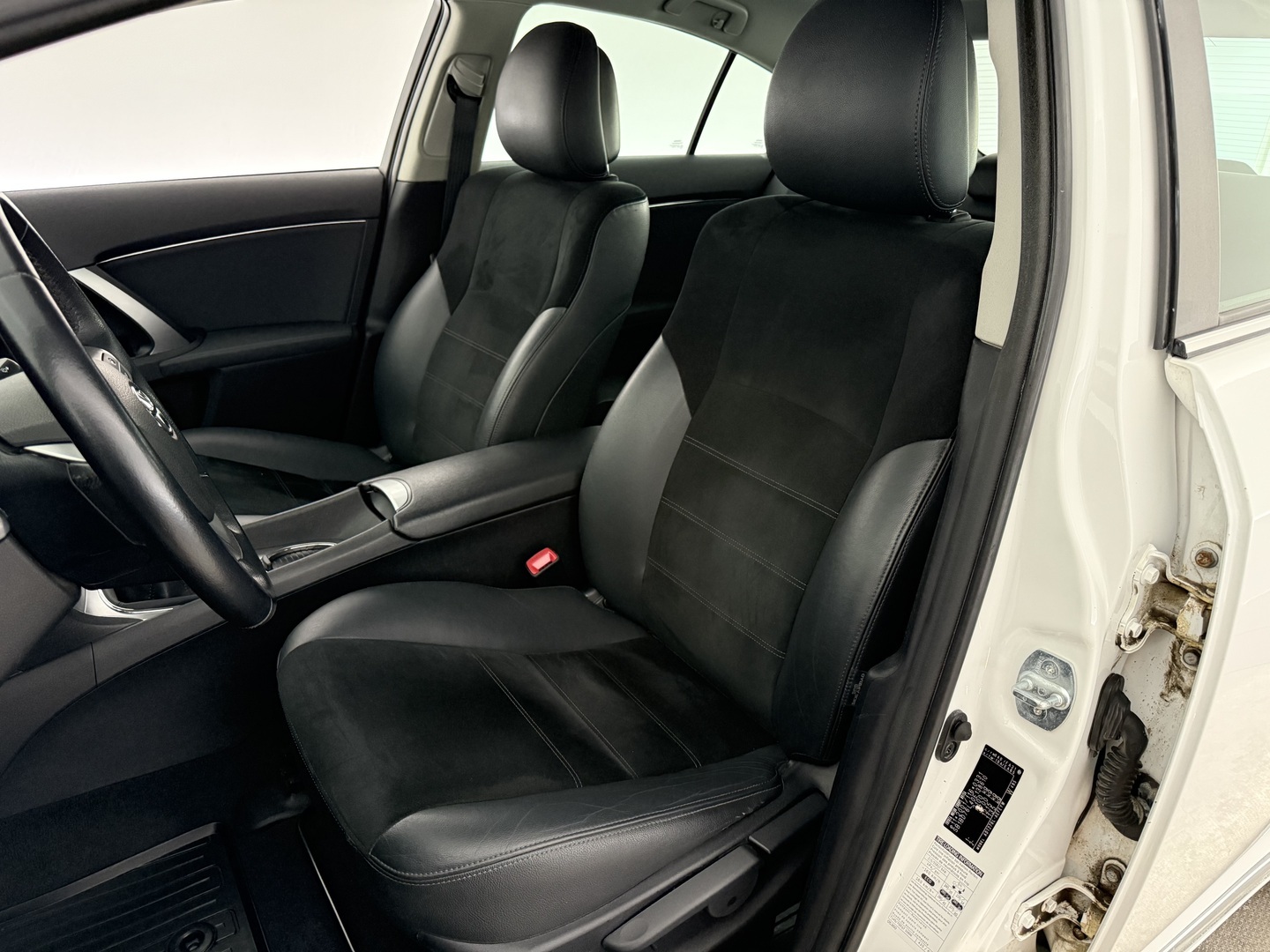 TOYOTA Avensis 2014