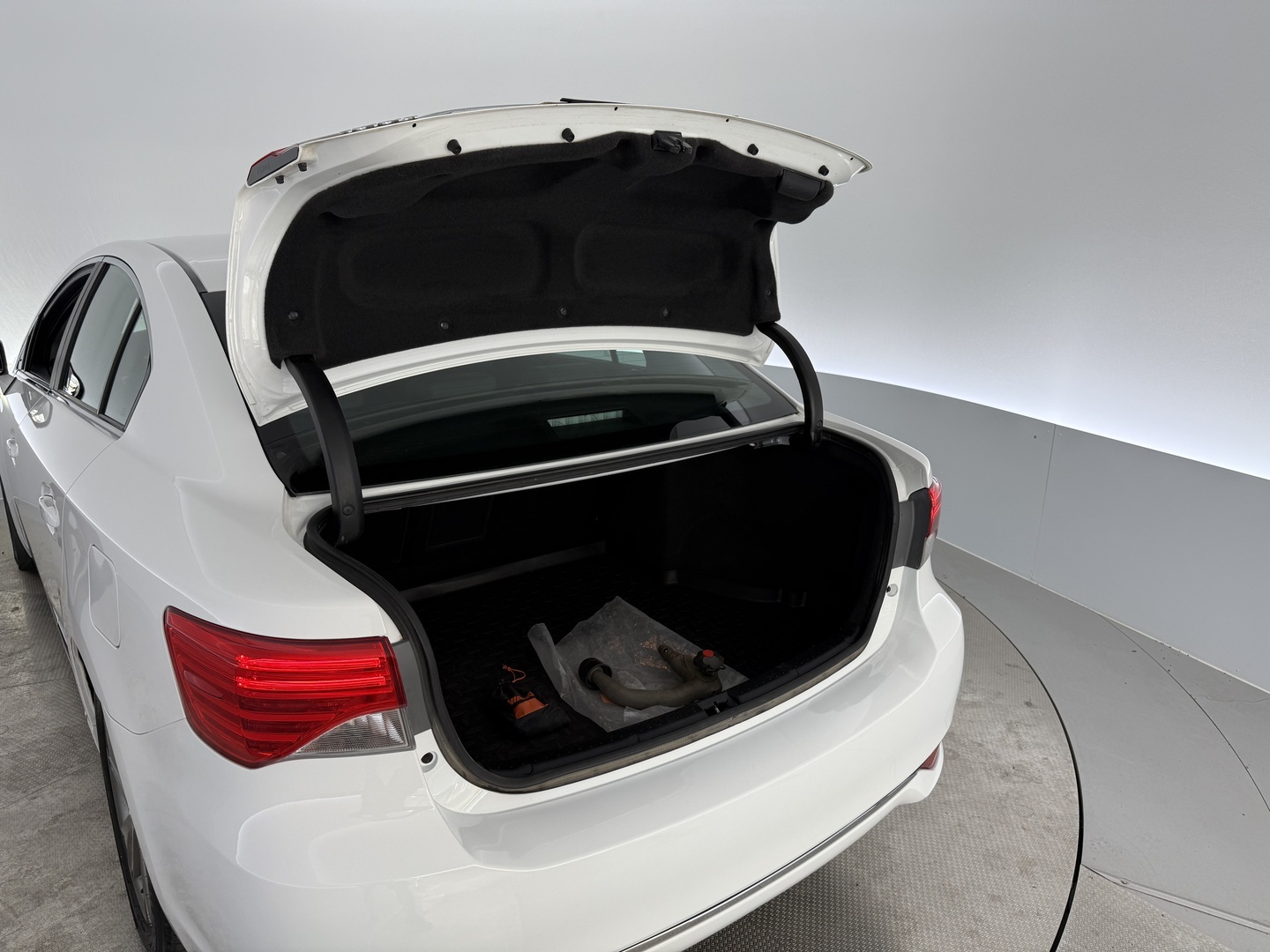 TOYOTA Avensis 2014