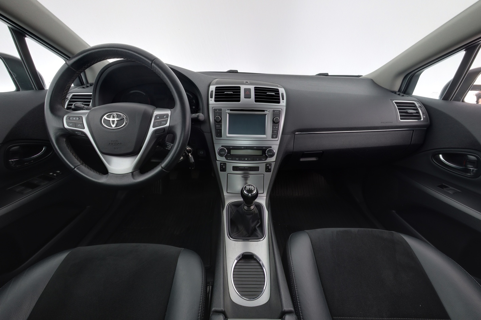 TOYOTA Avensis 2014