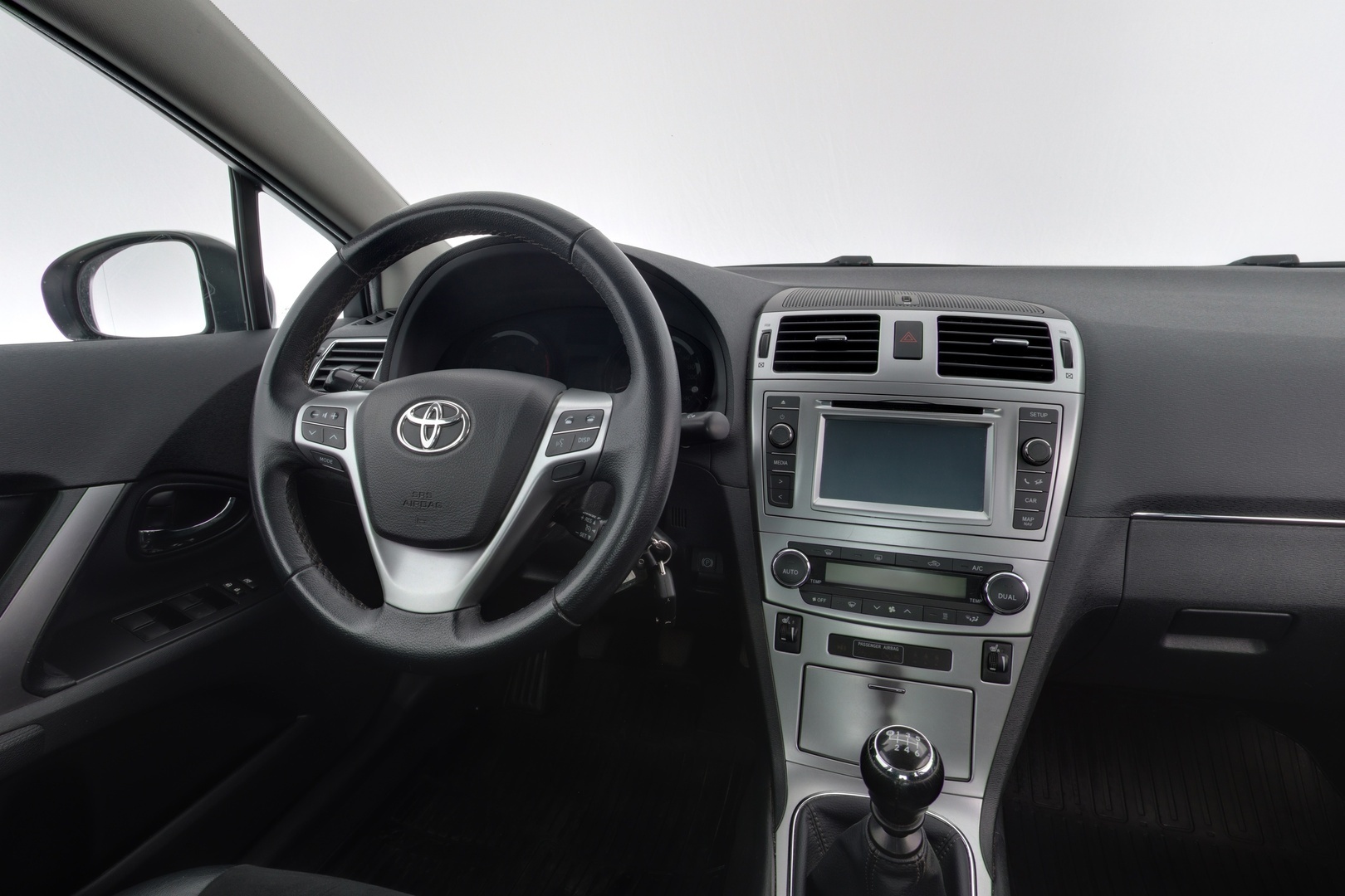 TOYOTA Avensis 2014