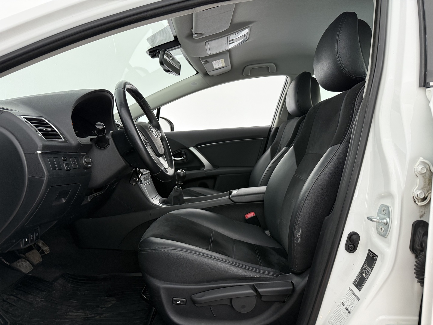 TOYOTA Avensis 2014