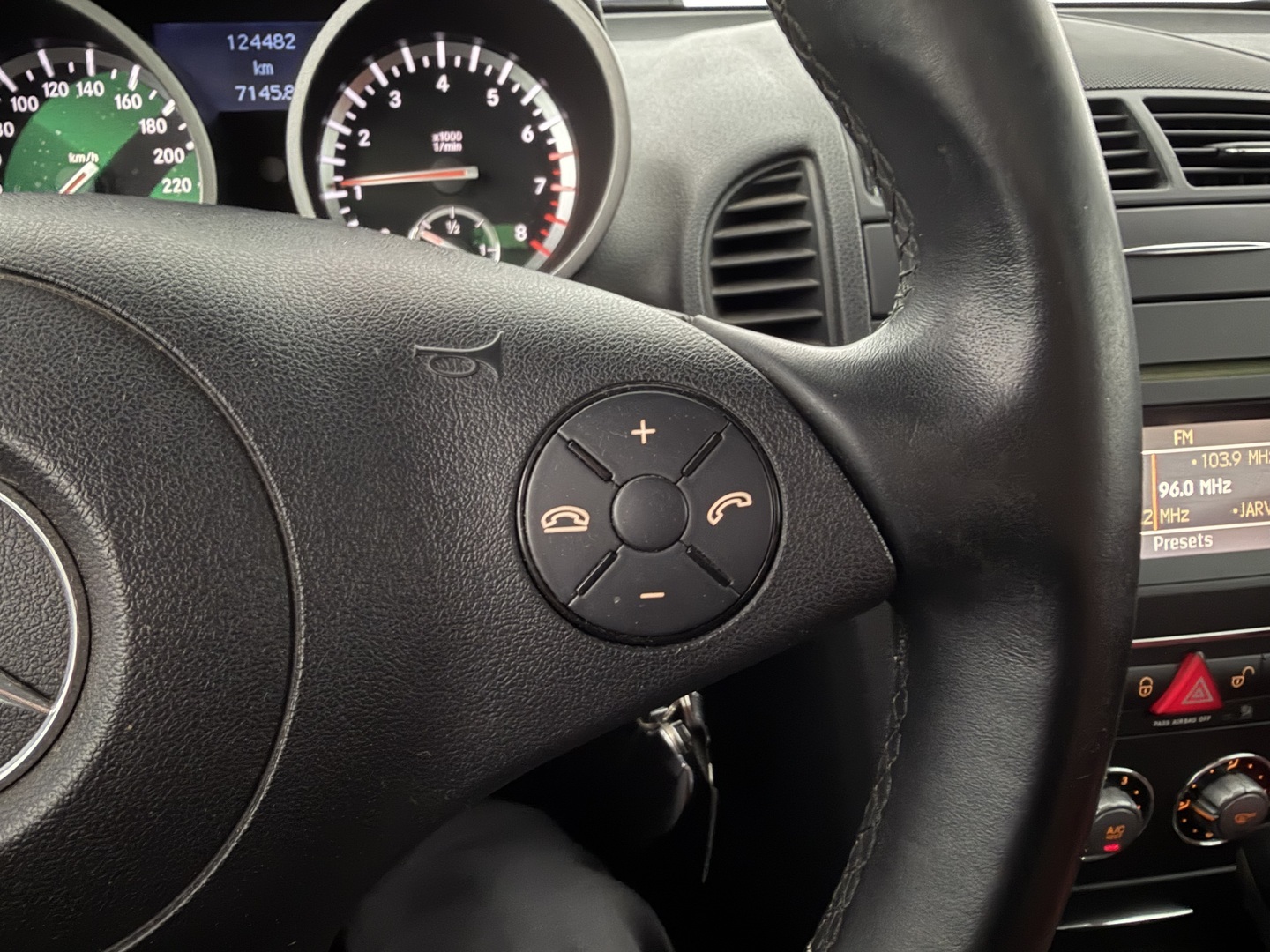 MERCEDES-BENZ SLK 2010