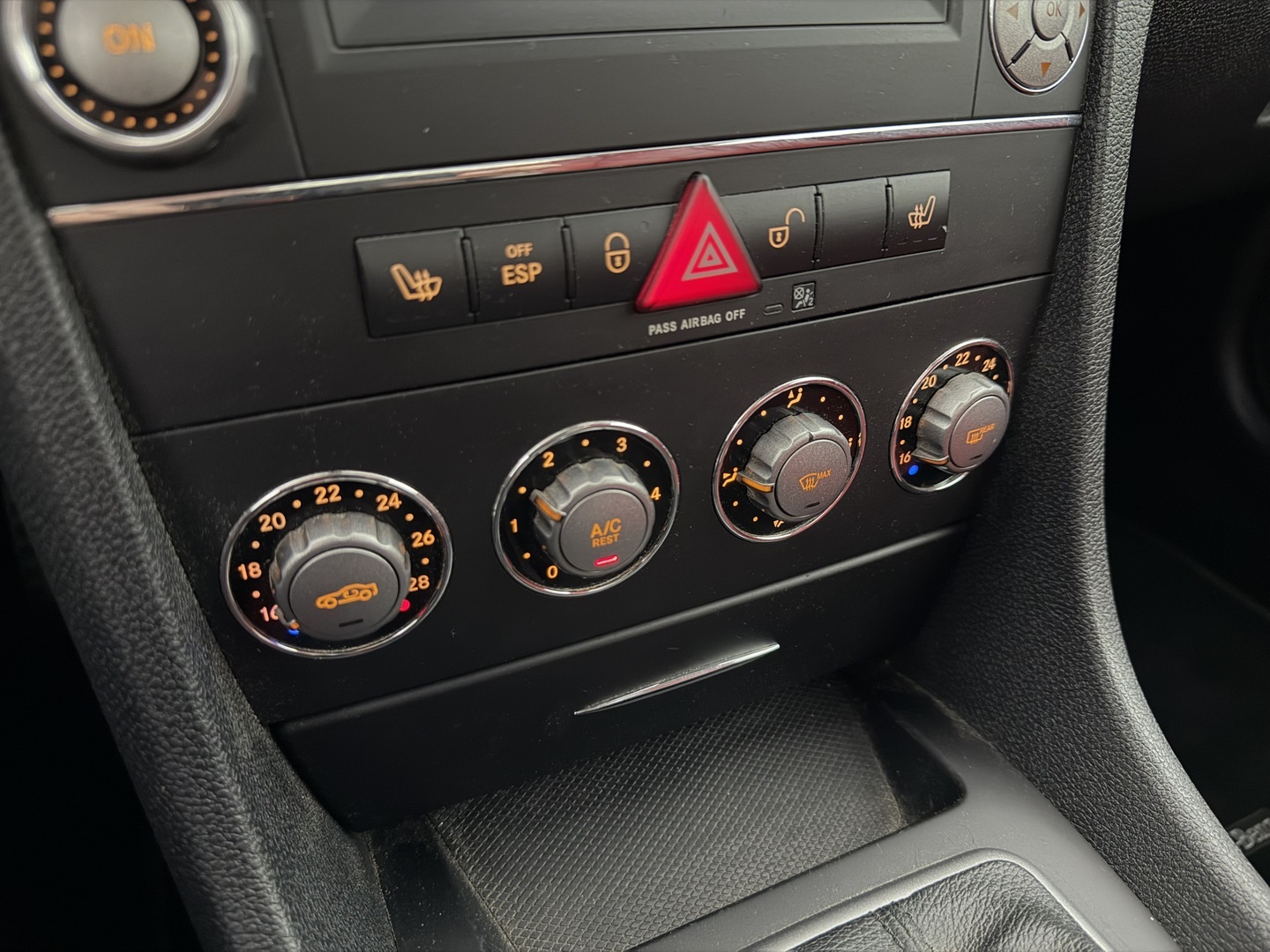 MERCEDES-BENZ SLK 2010
