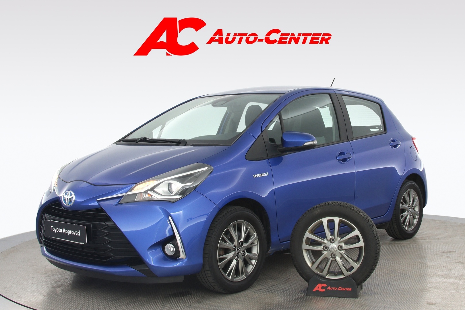 TOYOTA Yaris 2017