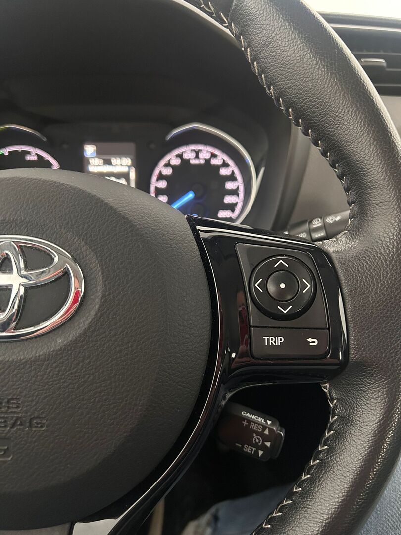 TOYOTA Yaris 2017