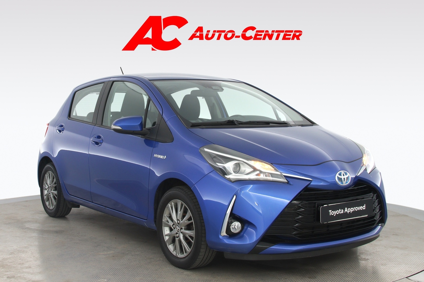 TOYOTA Yaris 2017