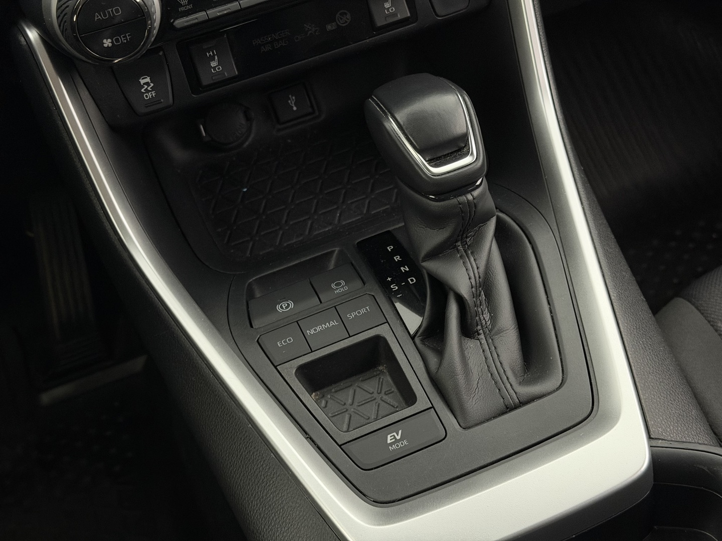 TOYOTA RAV4 2021