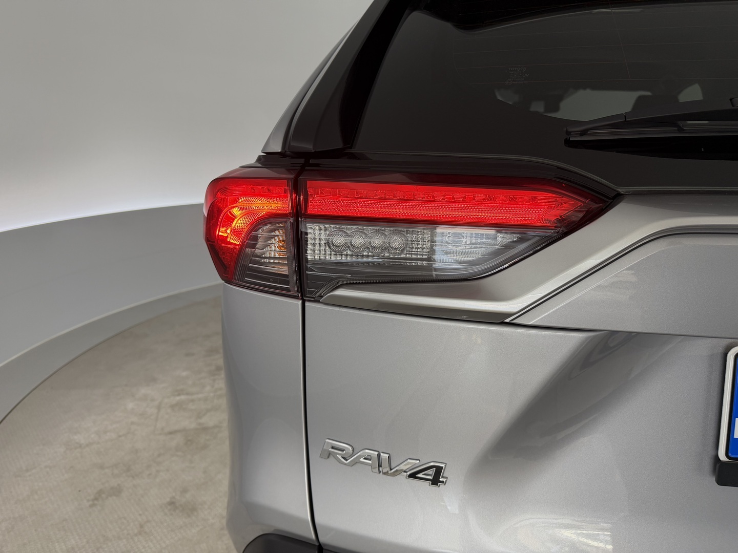 TOYOTA RAV4 2021