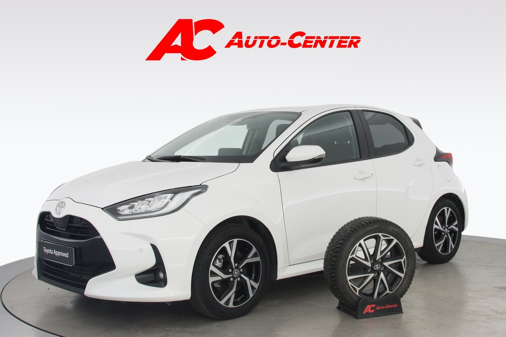 TOYOTA Yaris 2024