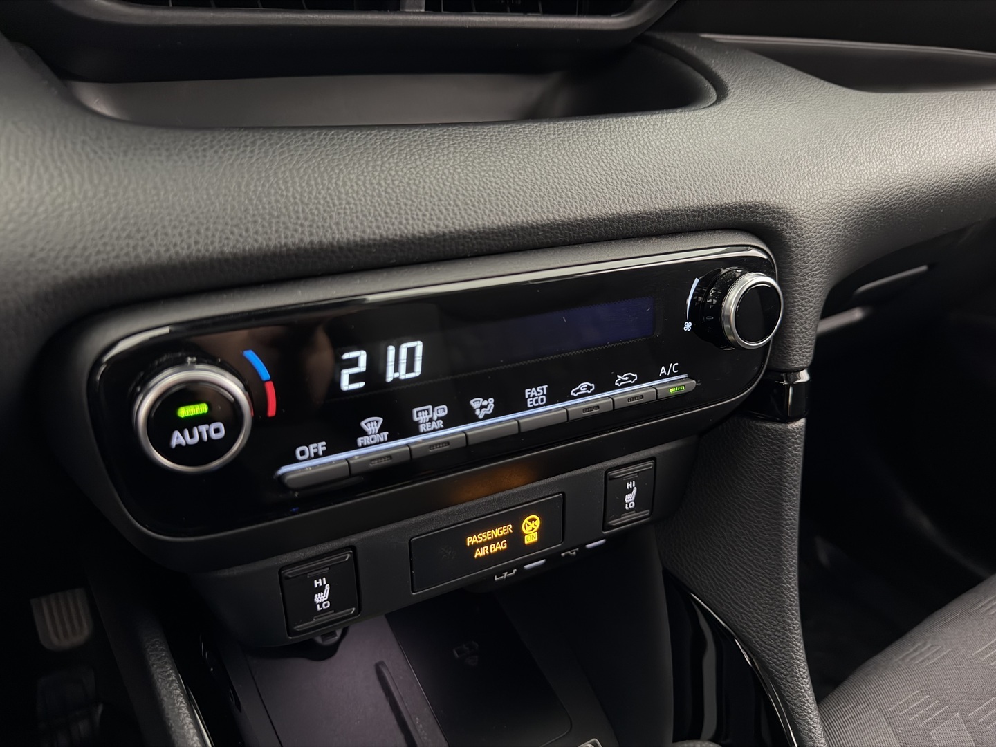 TOYOTA Yaris 2024