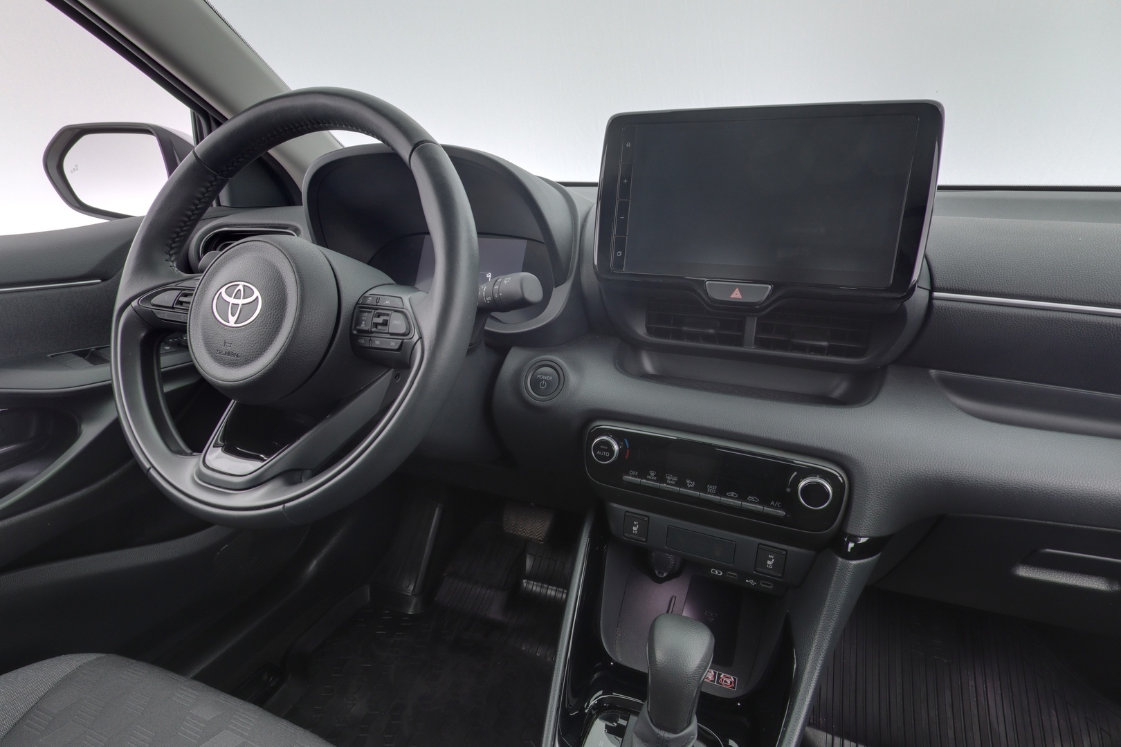 TOYOTA Yaris 2024
