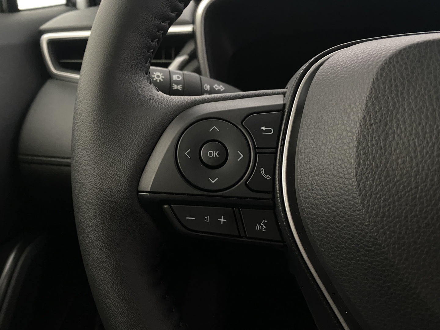 TOYOTA Corolla Cross 2025