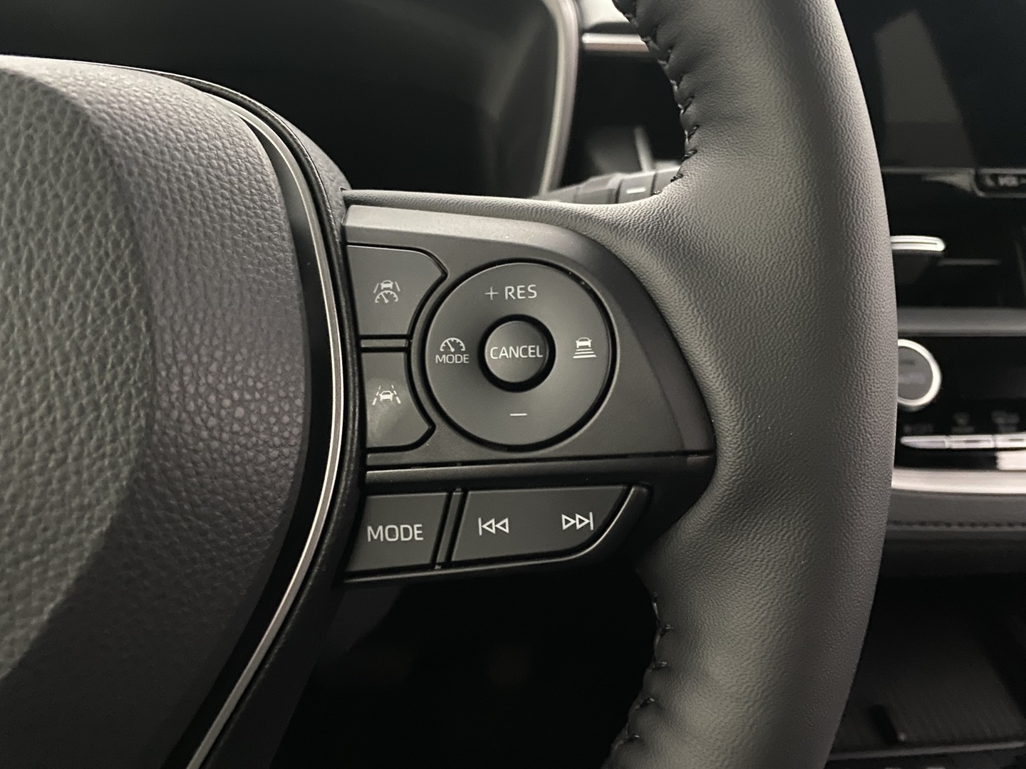 TOYOTA Corolla Cross 2025