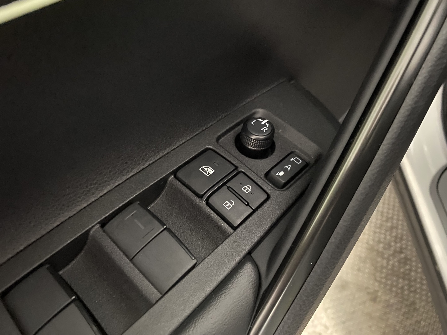 TOYOTA Corolla Cross 2025