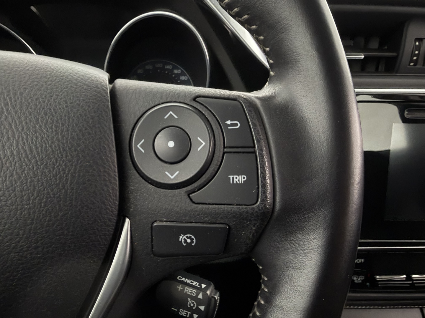 TOYOTA Auris 2015