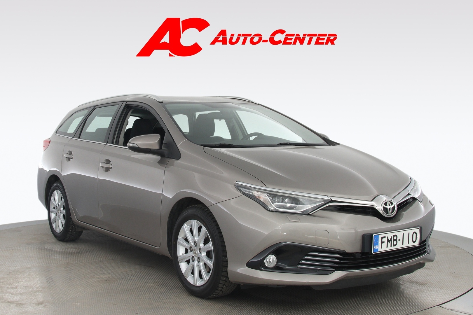 TOYOTA Auris 2015