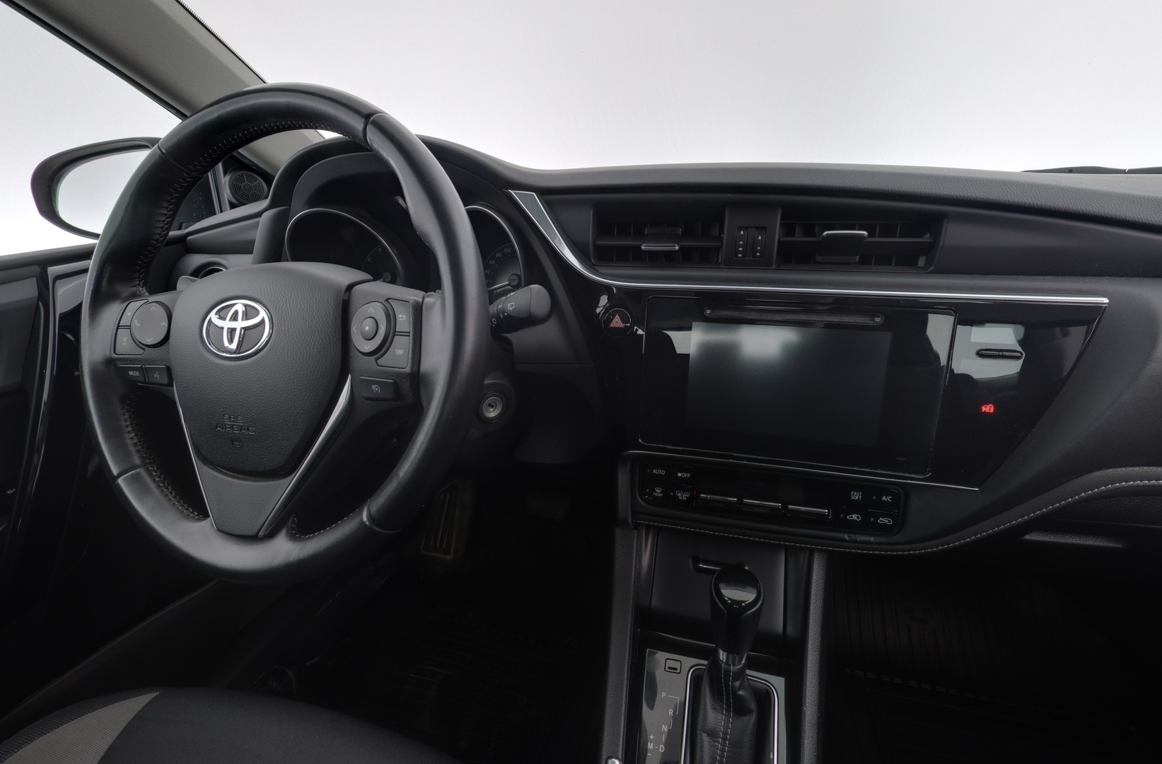 TOYOTA Auris 2015